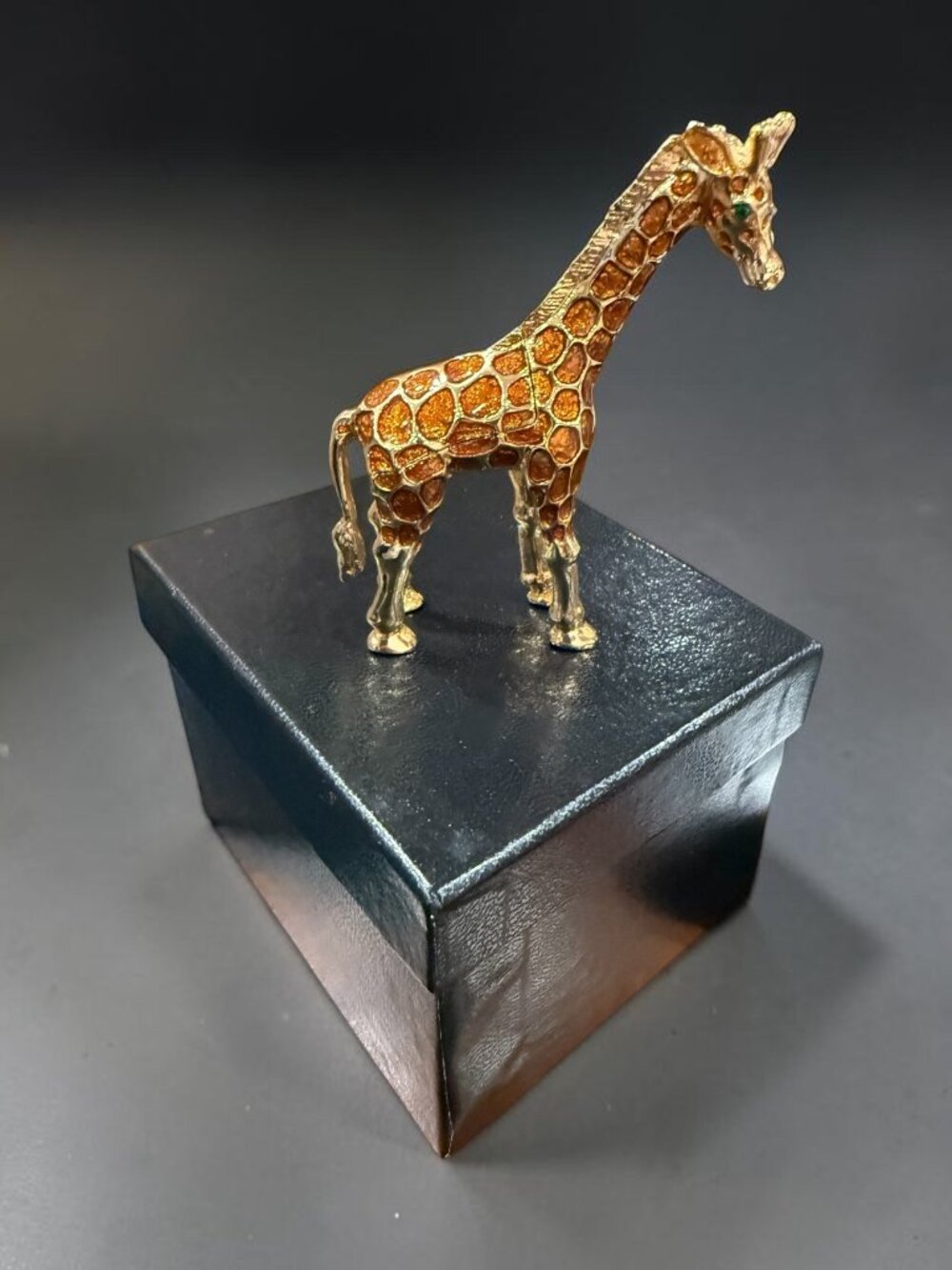 Giraffe Trinket Box with Mini Giraffe Necklace (VINTAGE) - NEW